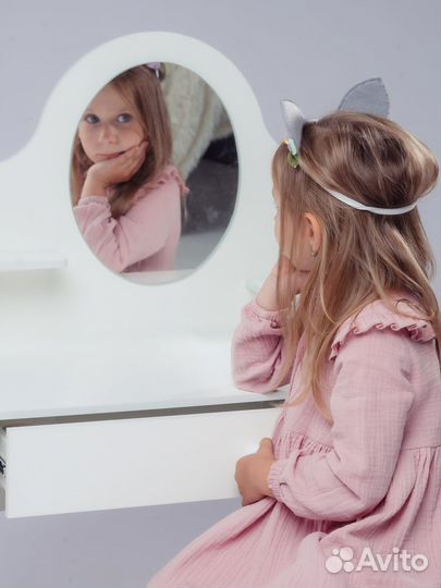 Детский туалетный столик в стиле IKEA икеа