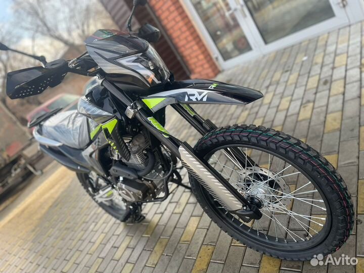 Мотоцикл Regulmoto TE 300 PR(баланс. вал)зелёный