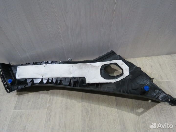 Обшивка стойки задняя левая Kia Rio 4