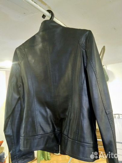 Куртка коженная(очень хорошего качества кож.зам)