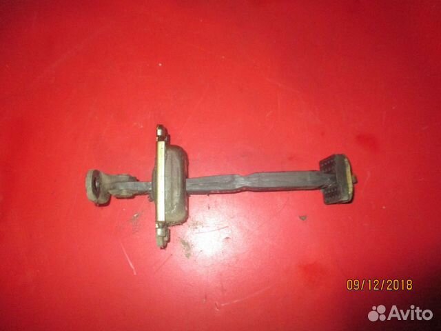 Ограничитель двери задний левый Hyundai Santa Fe