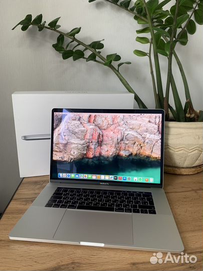 MacBook pro 15 2019 i9 16gb 512gb топ