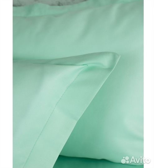 Продам простынь на резинке и наволочки