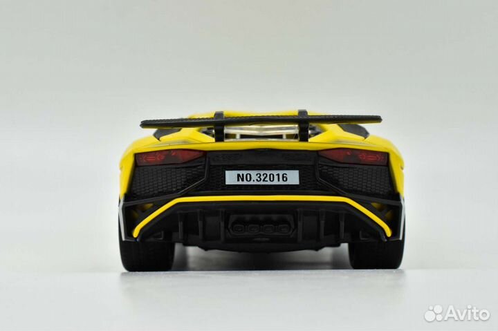 Коллекционные модели металл Lamborghini Aventador