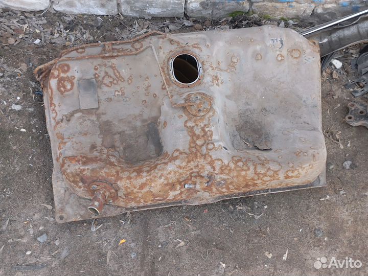 Бензобак toyota Marino/Ceres