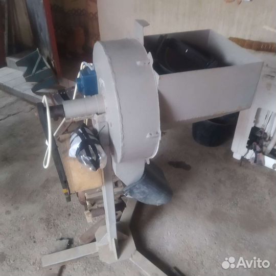 Зернодробилка