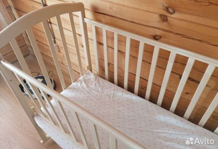 Кроватка с комодом пеленальным