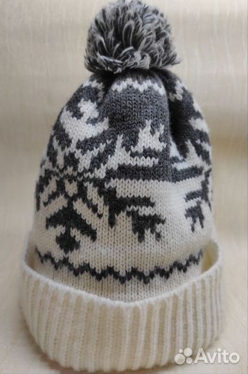 Спортивная вязаная шапка