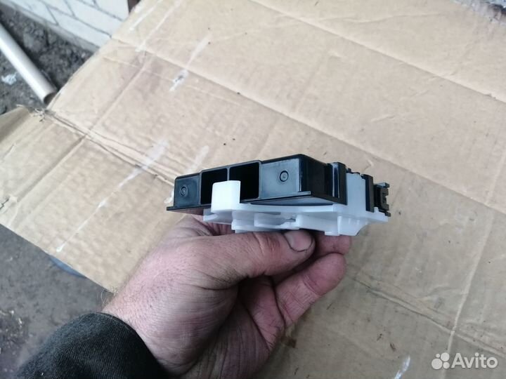 Блок управления парктрониками Toyota RAV4 XA50