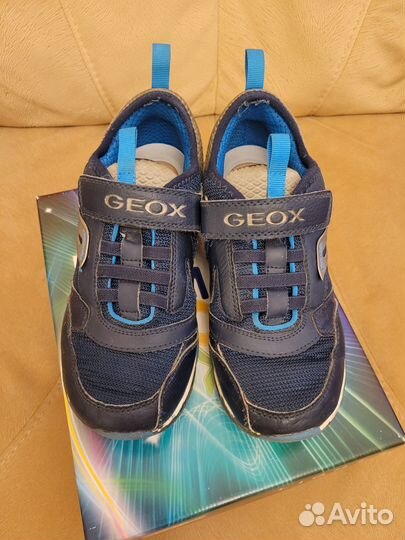 Кроссовки geox 34 светящиеся