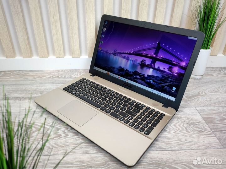 Отличный ноутбук asus N3060/4Gb/500Gb HDD