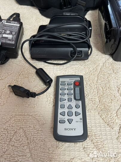 Видеокамера Sony HDR-SR11E