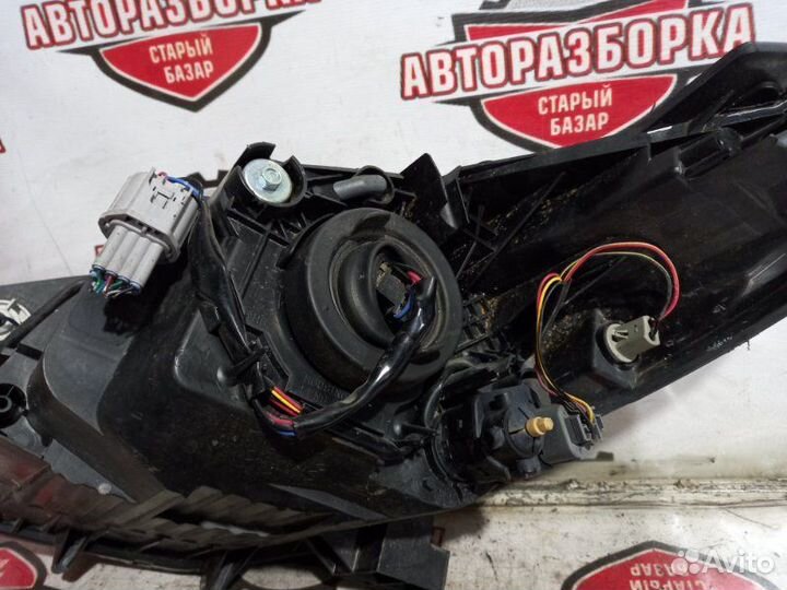 Фара передняя правая Mazda Demio DE3FS ZJ 2010