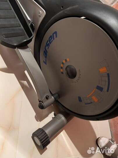 Эллиптический тренажер Larsen E7000P