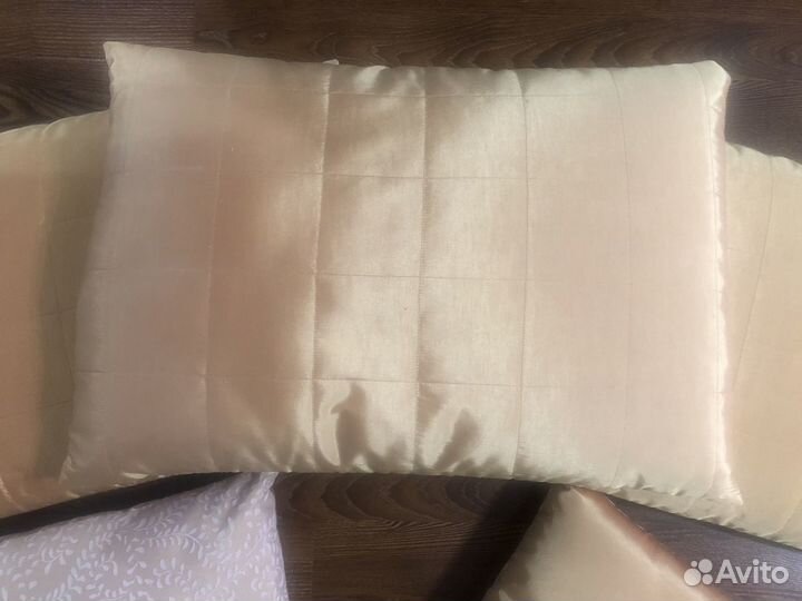 Подушки интерьерные б/у