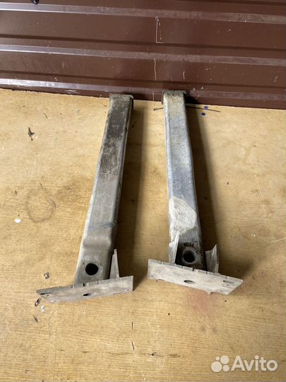 Кронштейн усилителя peugeot 308