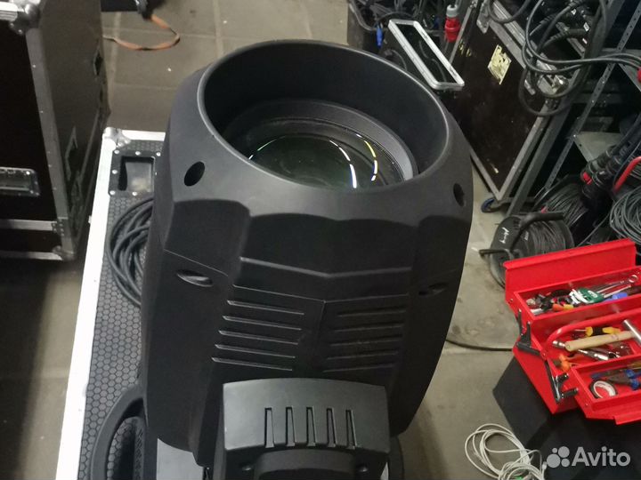 Световой прибор beem spot wash