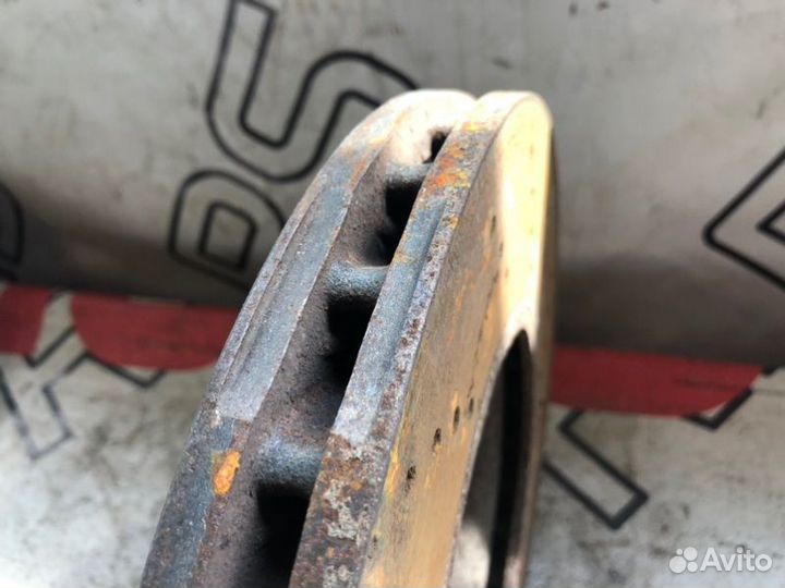 Диск тормозной передний левый Mercedes-Benz