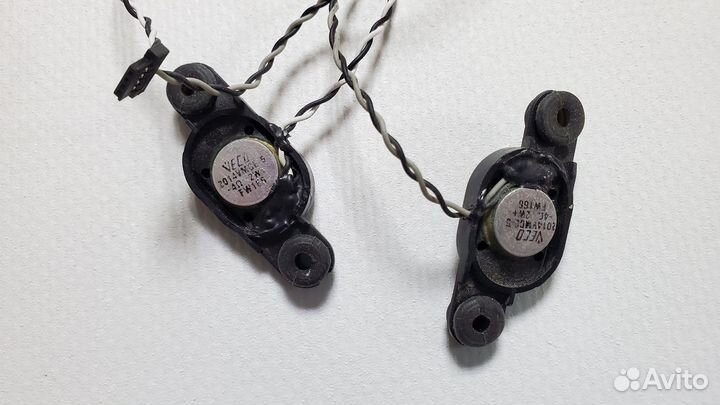 Динамики ноутбука Toshiba Satellite C850 2 вида