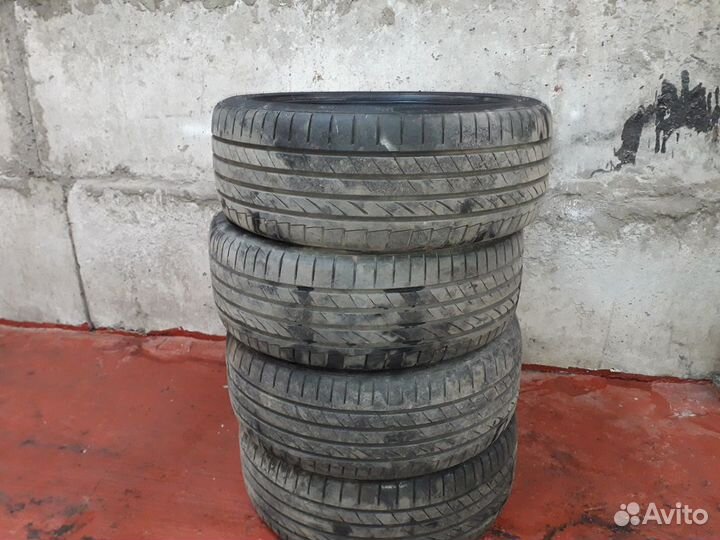 Dunlop SP Sport Maxx 215/45 R18