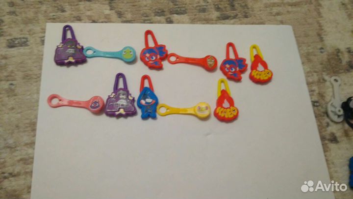 Фигурки-скрепыши из ленты,магнита,пятёрочки