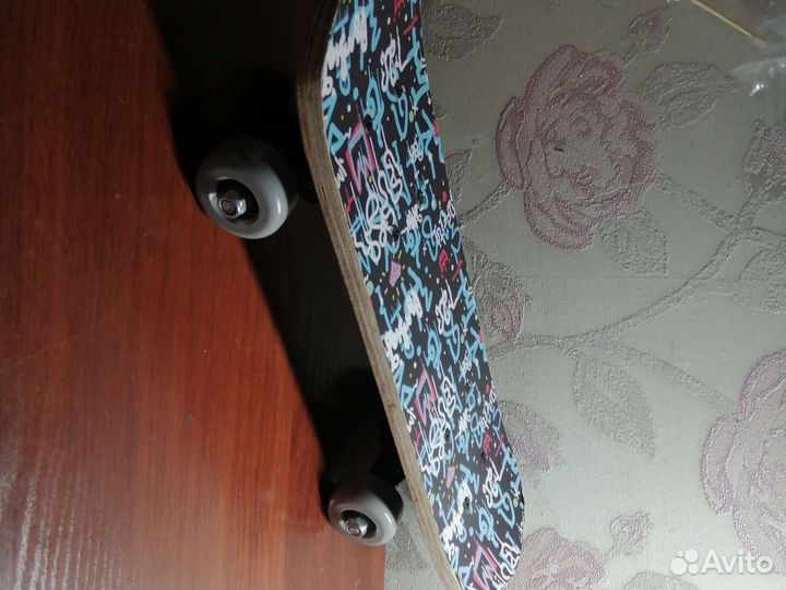 Чехлы, колонки и скейт мини