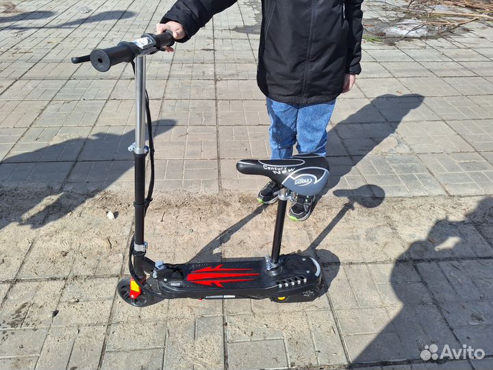 Самокат детский с сиденьем