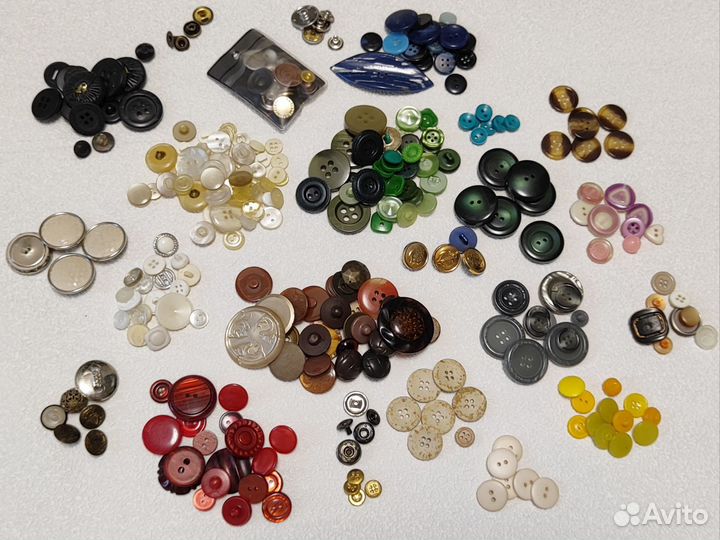 Пуговицы 276 шт. в коробочке