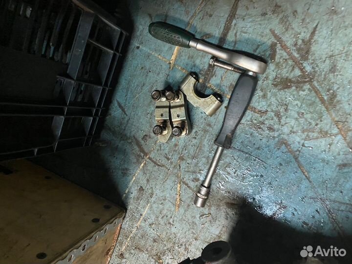 Бугель распредвал митсубиси лансер 10