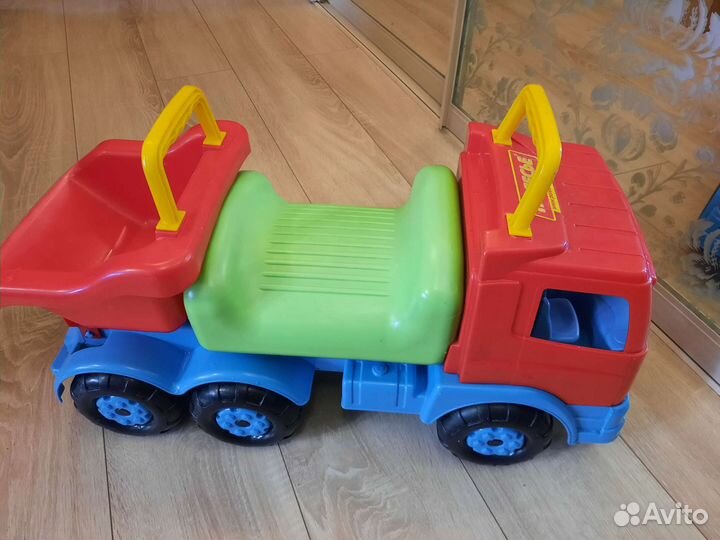 Игрушка грузовик