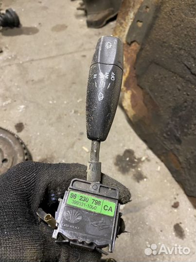 Подрулевой переключатель левый Kia Rio 1