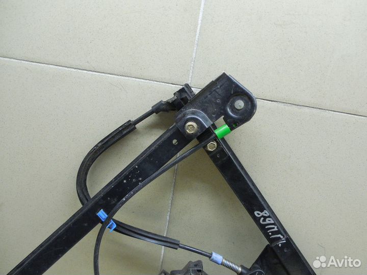 Стеклоподъемник электр. передний правый Golf III/V