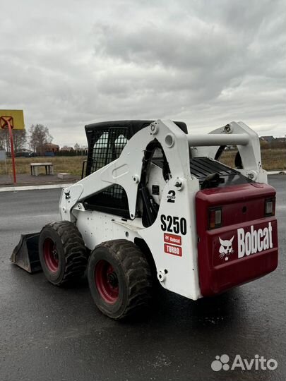 Мини-погрузчик Bobcat S250, 2004