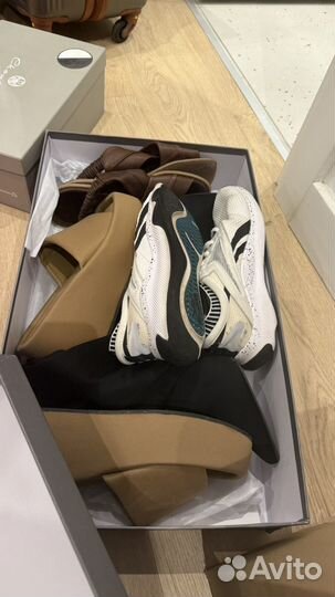 4 коробки обуви женской