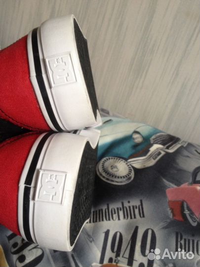 Продам DC кеды