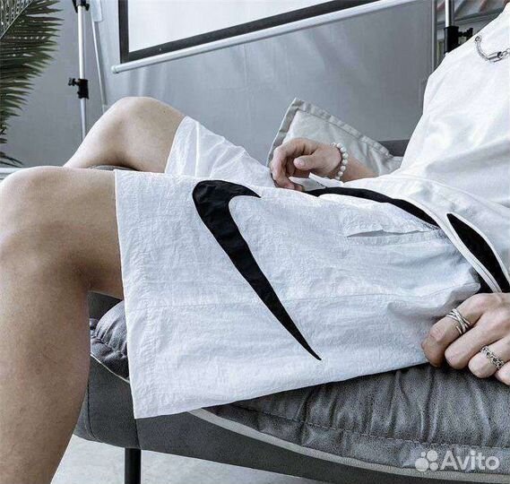 Шорты Nike swoosh белые