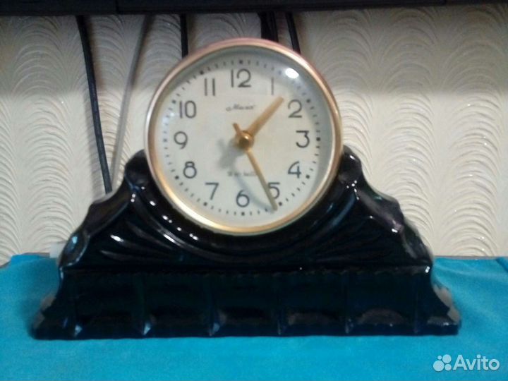 Настольные часы Маяк