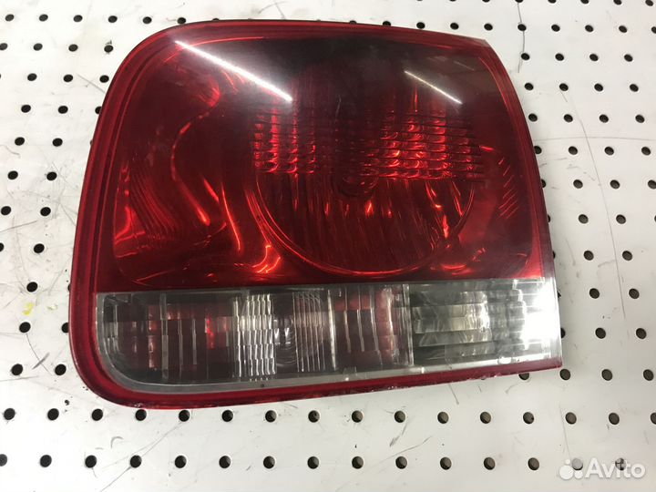 Фонарь задний правый в крышку 1 Touareg 2002-2007