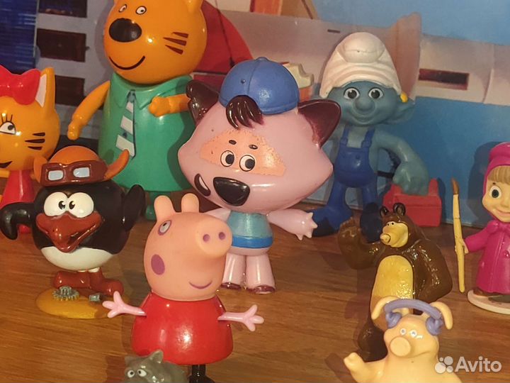 Игрушки из киндера пакетом