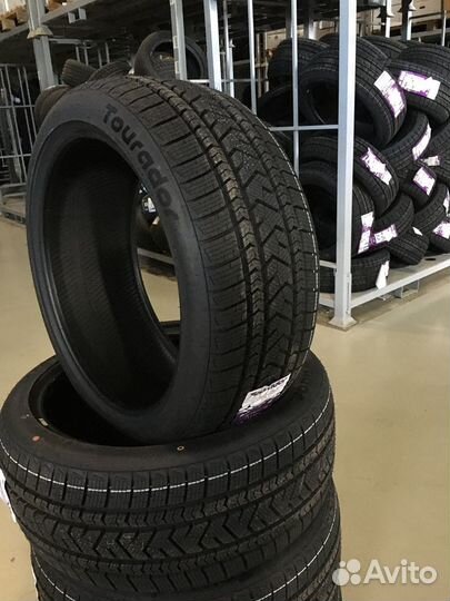 Tourador Winter Pro TSU1 275/45 R20 110V