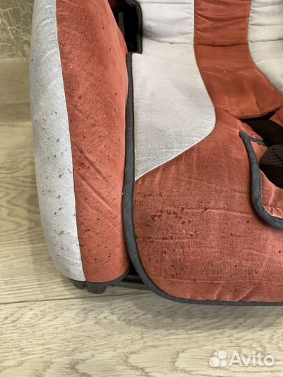 Автомобильное кресло