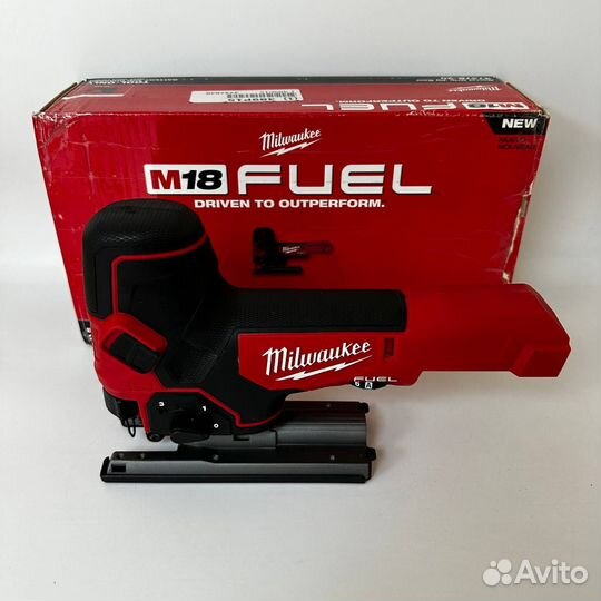 Лобзик milwaukee 2737B