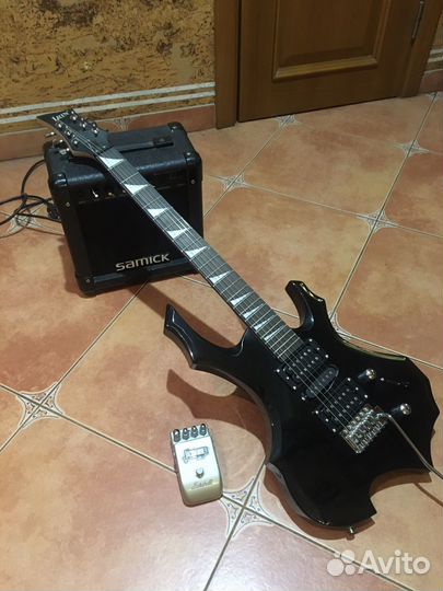 Электрогитара Irin комбо Samick педаль Marshall