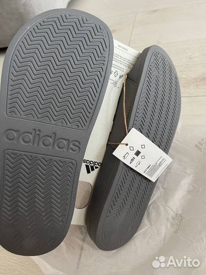 Тапочки adidas