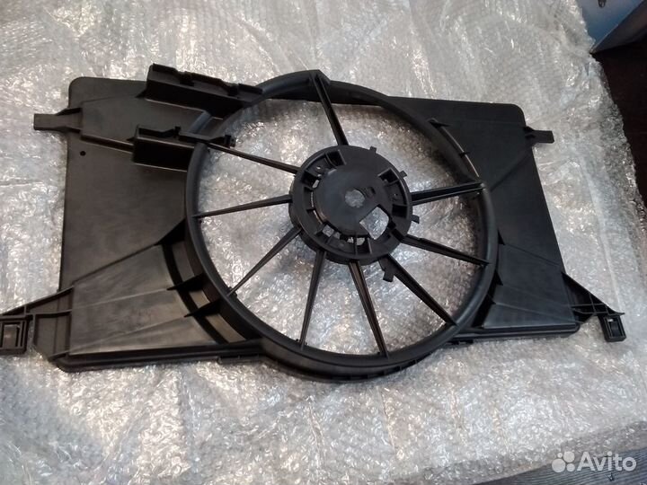 Ford Focus 3 диффузор рамка