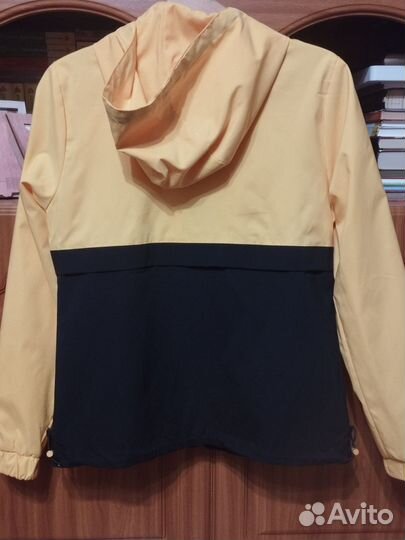 Ветровка женская 42