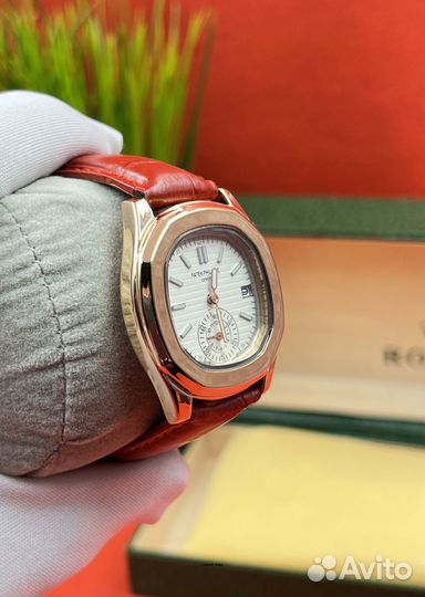 Женские кварцевые часы Patek Philippe