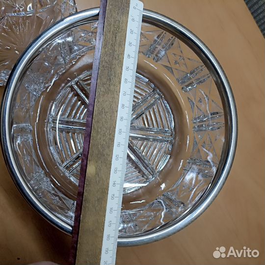 Хрустальные салатники и фруктовница