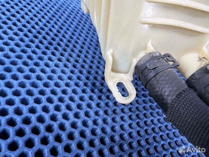 Бачок гидроусилителя руля Audi Q7 4L 2005-2015