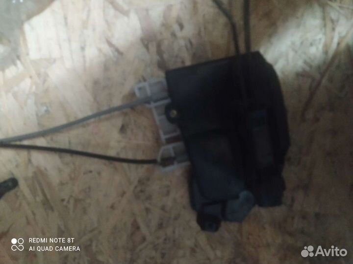 Hyundai Elantra 3XD замок двери с активатором пере